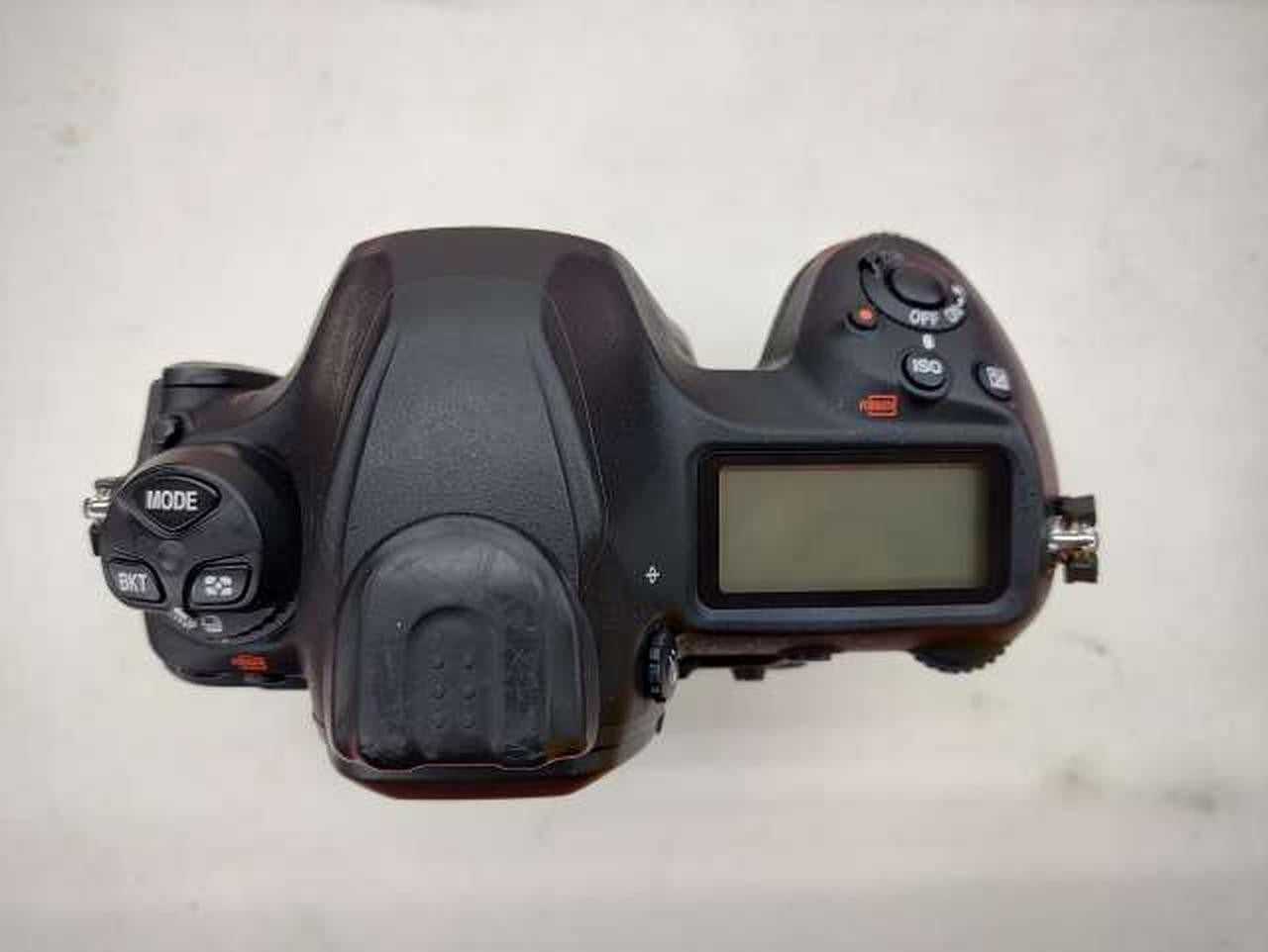 Nikon D6