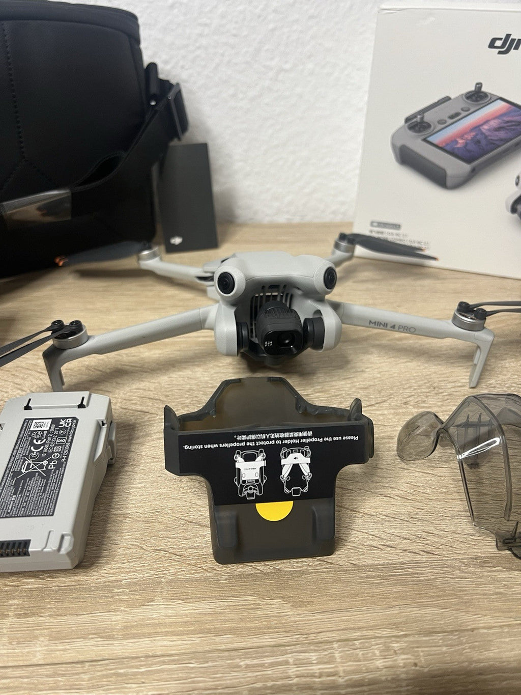 DJI Mini 4 Pro + Smart controller