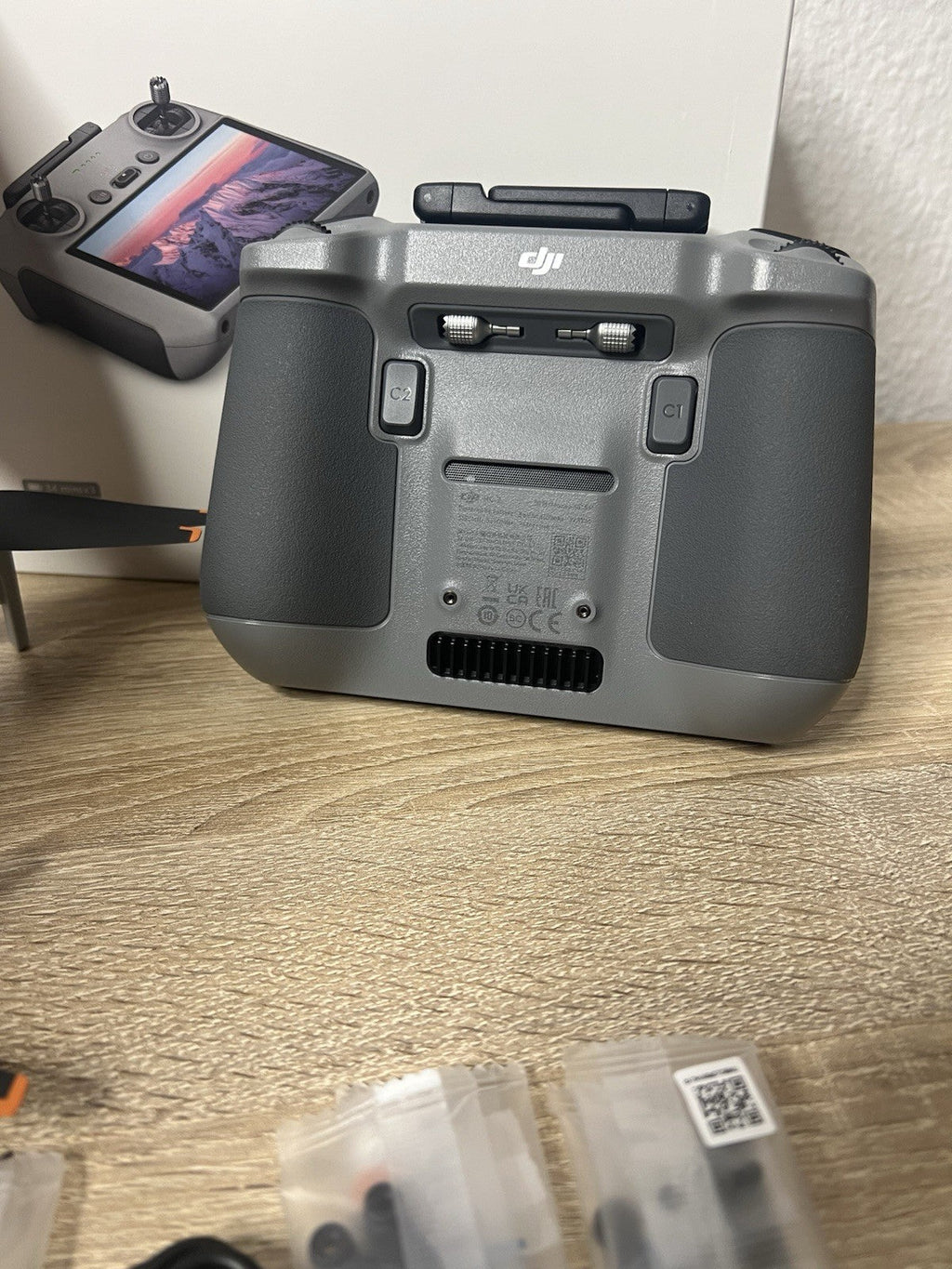DJI Mini 4 Pro + Smart controller