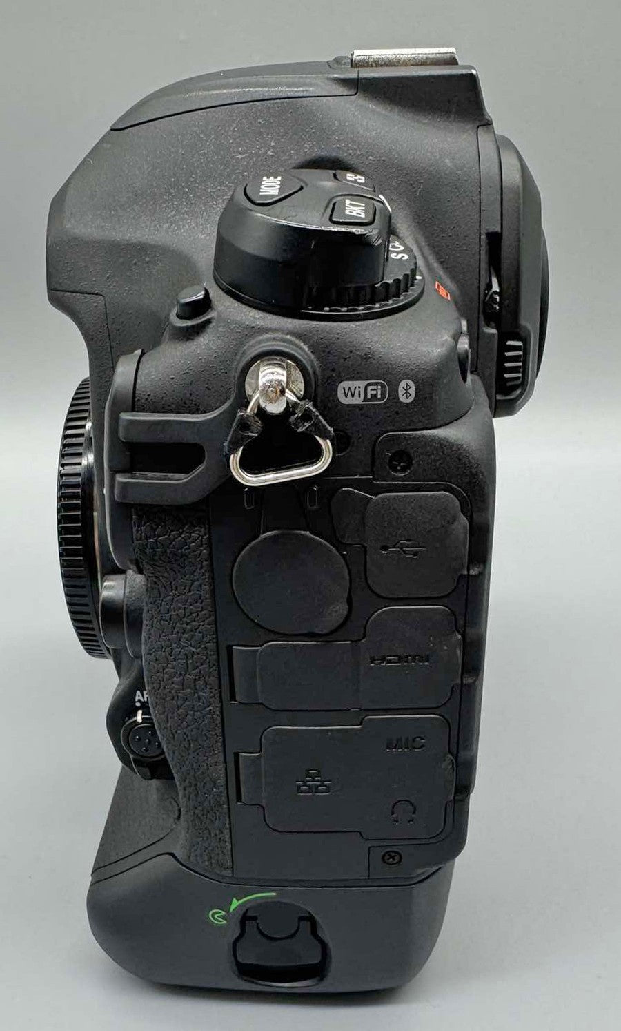 Nikon D6
